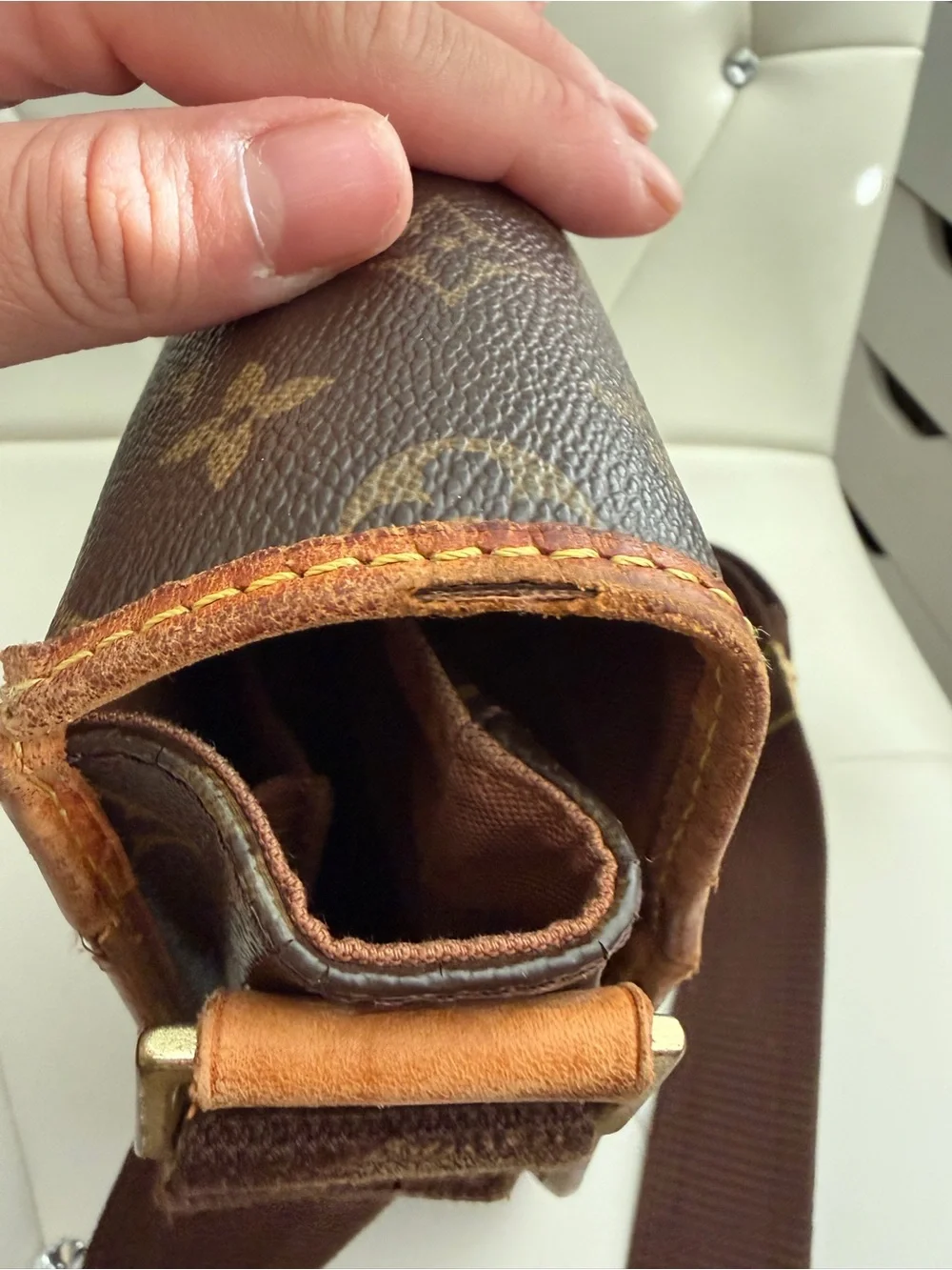 Vintage Louis Vuitton monogram bosphore messenger bag